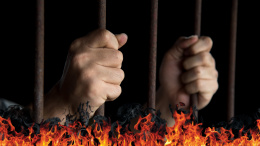 Carcere senza controllo: detenuto incendia la cella e ne manda sette in ospedale