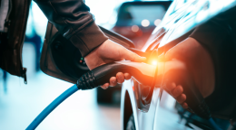 Auto elettriche: opportunità o disastro per l'industria del Canavese? Il sindaco di Rivarolo lancia l'allarme