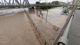 Maltempo: Liguria sott'acqua. Le immagini dal web sono impressionanti