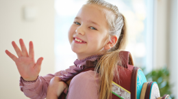 Ambiente e buone abitudini: lo scuolabus va a piedi...