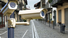 Telecamere e polemiche: parte così la nuova area pedonale