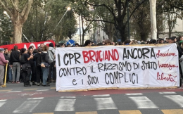 Torino in piazza contro il CPR: "I centri per il rimpatrio bruciano ancora" 
