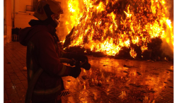 Halloween di fiamme e mistero a Torino: camper in fiamme, famiglia rom scomparsa