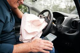 Airbag pericolosi: chiesti risarcimenti in una nuova class action contro Stellantis