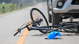 Incidente a Torino: ciclista investita da un'auto in corso Galileo Ferraris