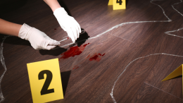 Giallo a Torino: corpo senza vita trovato in un palazzo popolare, è omicidio?