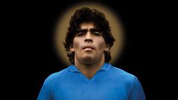Maradona, il mito continua: una ciocca di capelli all'asta a Parigi
