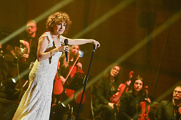 Fiorella Mannoia incanta Torino: un concerto straordinario all’Auditorium del Lingotto
