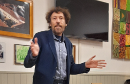 Foibe, storia e polemiche: Eric Gobetti sfida le narrazioni di destra