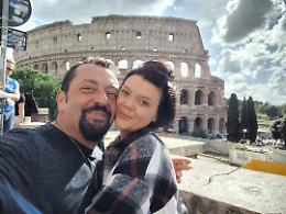 Quando l'amore diventa cura: la commovente storia di Elisa e Paolo finita sulle "Iene"