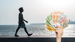 6.000 dollari al mese per camminare otto ore al giorno: l'assurda offerta di lavoro