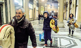 Una famiglia adotta i senzatetto: la storia di Roberto ed Emanuela