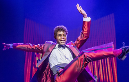 Uno show imperdibile tra Michael Jackson, Moulin Rouge e Saturday Night Fever