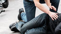Travolto sulle strisce pedonali: un attimo di disattenzione trasforma una giornata in tragedia!