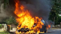 Incubo in corso Europa: un’Alfa Stelvio esplode in fiamme, cosa è successo davvero?