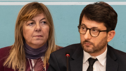 Piccoli sbatte la porta: "La democrazia non abita più qui"