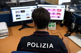 Video on line con violenze sessuali su bambini piccolissimi: arrestati cinque insospettabili