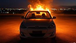 Incendio a Venaria: auto in fiamme in Via Tessarin, intervento dei Vigili del Fuoco