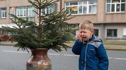 Peggio del Grinch! Rubate tutte le decorazioni di Natale fatte dai bambini. "È una vergogna"