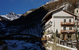 Incendio all’Albergo Gran Paradiso: evacuate 40 persone nel giorno di Natale