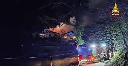 Natale in fiamme in Valchiusella: un incendio devasta un’abitazione