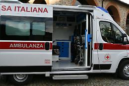 Precipita dal balcone in via Pacini: 29enne salvo per miracolo