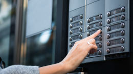 Sostituzione del citofono condominiale: manutenzione o innovazione?
