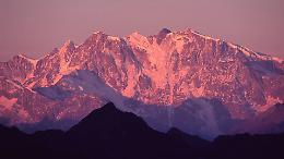 Frana sul Monte Rosa: tonnellate di detriti si staccano dalla parete est
