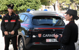 Fuga in Canavese: due ventenni speronano i carabinieri e finiscono in manette