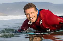 Alessandro Slebir, l’onda del record: un surfista con radici eporediesi