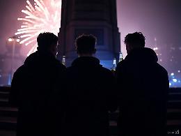 Vergogna nella notte di Capodanno: sporcato il Monumento ai Caduti