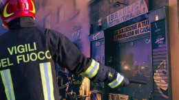 Fiamme in Via Nizza: incendio in un negozio di ferramenta a San Salvario