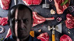 Torino, follia domestica: "Non puoi mangiare carne al sangue né stare in pigiama la domenica"