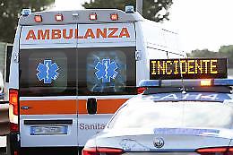 Pedone investito da un’auto: paura e traffico in tilt