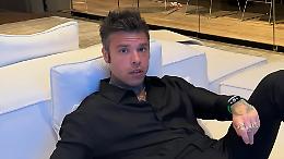 Il misterioso rituale delle foglie del destino: Fedez e la scoperta di un'antica tradizione indiana