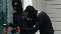 Via Moglia assediata dai ladri: cittadini esasperati, ma per il PD “va tutto bene”