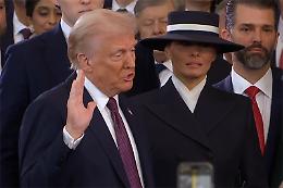 Trump torna e l’America affonda: armi, migranti e follie imperiali