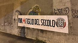 CasaPound e la provocazione su “Viva M”: striscioni in tutta Italia per riaccendere il dibattito storico
