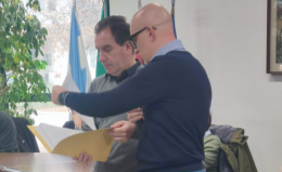 Casa Chantal agli anziani: Mathi sfida il sindaco con 2500 firme