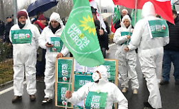 Flash mob a Trino: no al nucleare, sì alla rivoluzione rinnovabile