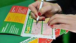 Nichelino festeggia la fortuna: vinti oltre 44 mila euro al SuperEnalotto!
