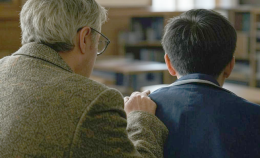 Molestie in classe, online il video shock con le accuse al professore