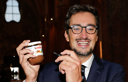 La Nutella fa di Giovanni Ferrero l'uomo più ricco d'Italia e tra i primi 30 del mondo. Lo dice Forbes