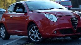 Incidente spaventoso ad Avigliana: Alfa Romeo Mito si ribalta
