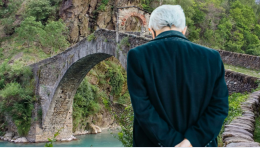 Tragedia a Lanzo: cade dal Ponte del Diavolo e muore sul colpo (FOTO)