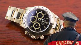 Laboratorio dello spaccio con Rolex contraffatti: scatta l'arresto