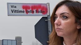 Sfregiata la targa di Via Vittime delle Foibe. "Sono gli amici di Tito?"