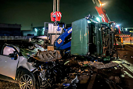Settimo, inferno sulla strada: tir piomba su quattro auto, donna in fin di vita