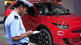 Settimo Torinese, due Fiat 600 rosse sequestrate nello stesso momento: che sta succedendo?