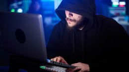 Cyber-guerra contro l'Italia: gli hacker russi attaccano banche e trasporti